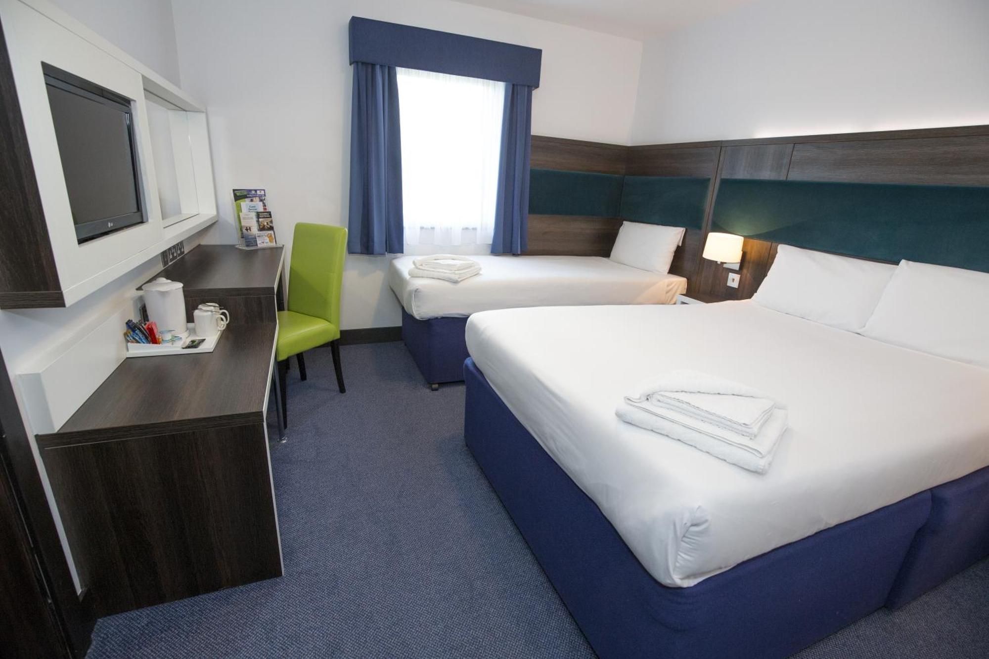 Hotel Ramada By Wyndham Cobham Cobham  Camera foto